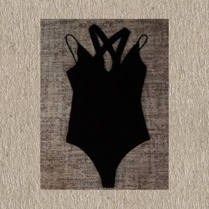🤍Black Criss Crossed Bodysuit🤍